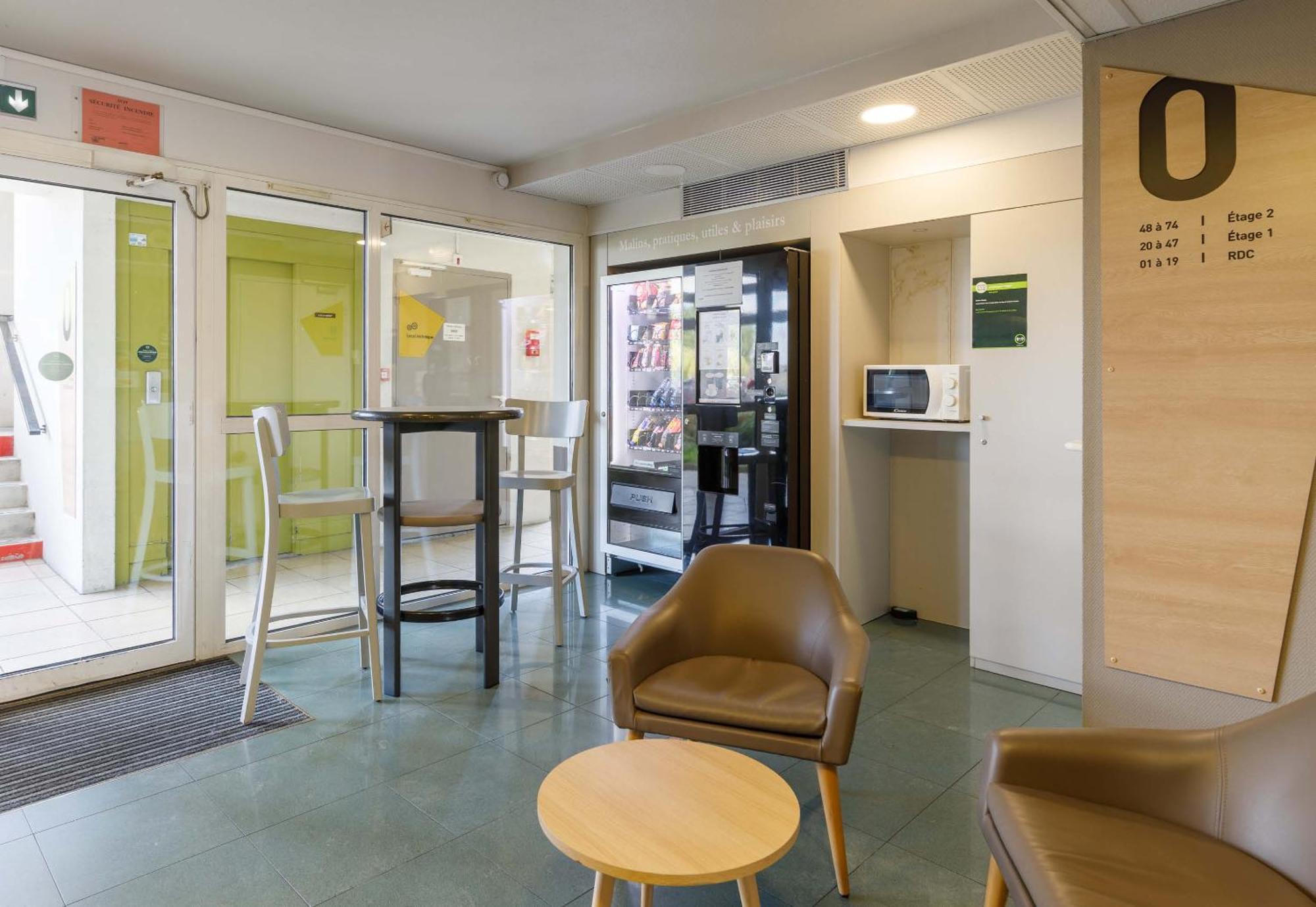 B&B Hôtel Moulins Toulon-sur-Allier Buitenkant foto