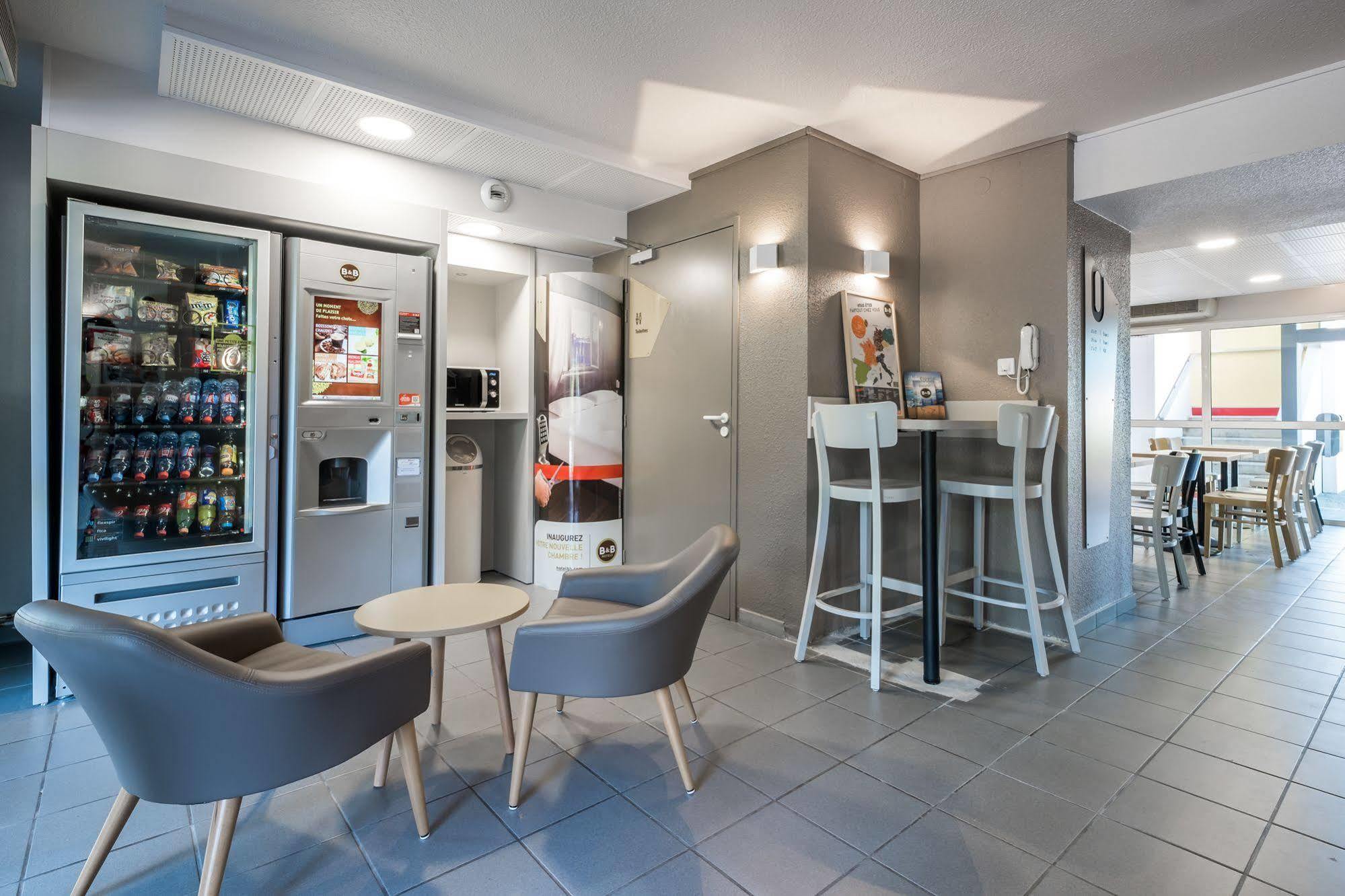 B&B Hôtel Moulins Toulon-sur-Allier Buitenkant foto