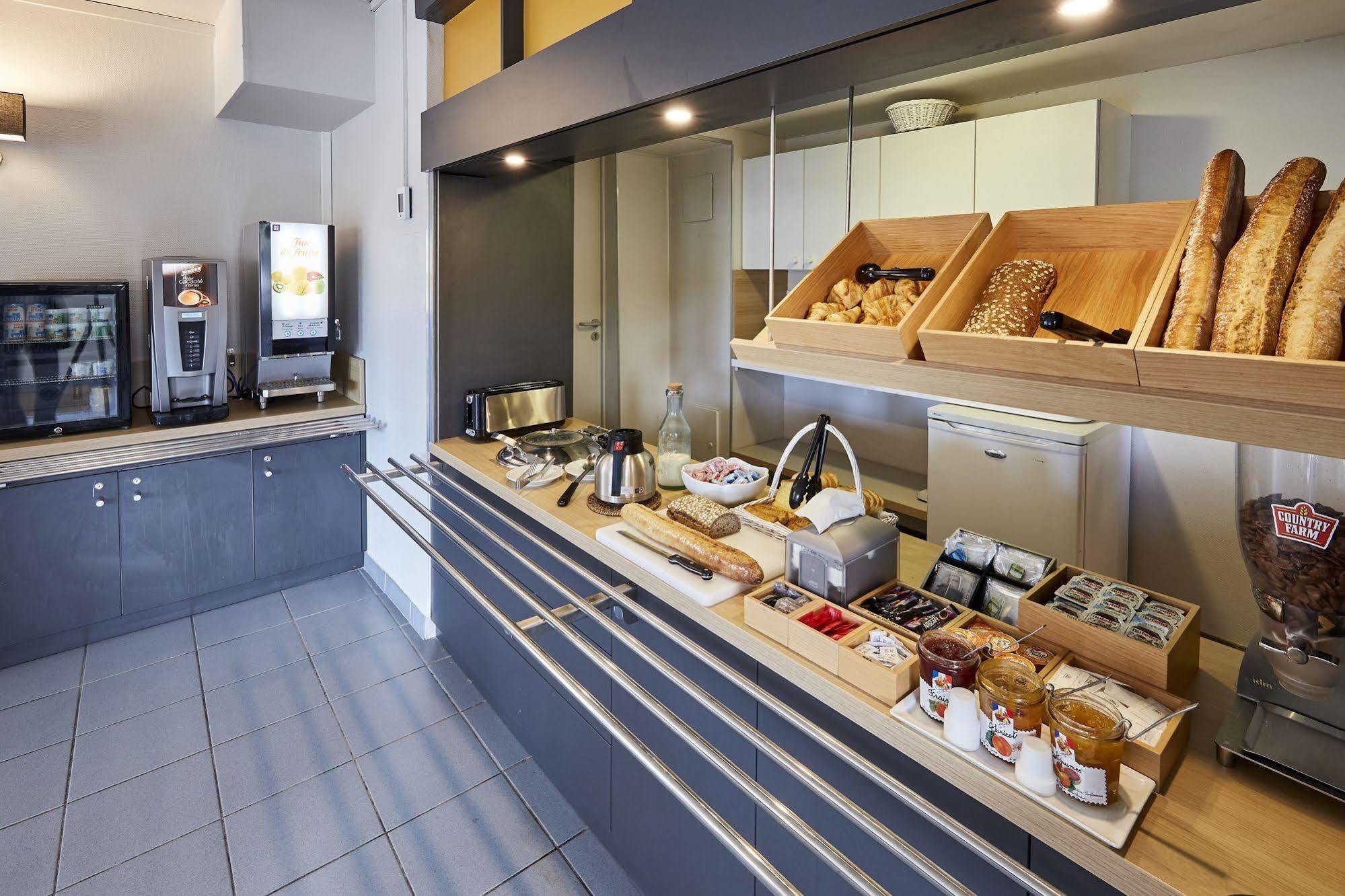 B&B Hôtel Moulins Toulon-sur-Allier Buitenkant foto